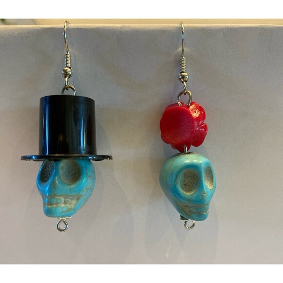 Earrings Day of the Dead Halloween Skulls Eerie Scary Spooky Gothic Haunted - Picture 1 of 6